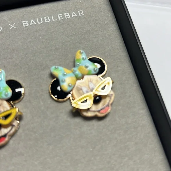 NEW Baublebar x Disney Minnie Mouse with sunglasses and a pineapple bow - Picture 3 of 5